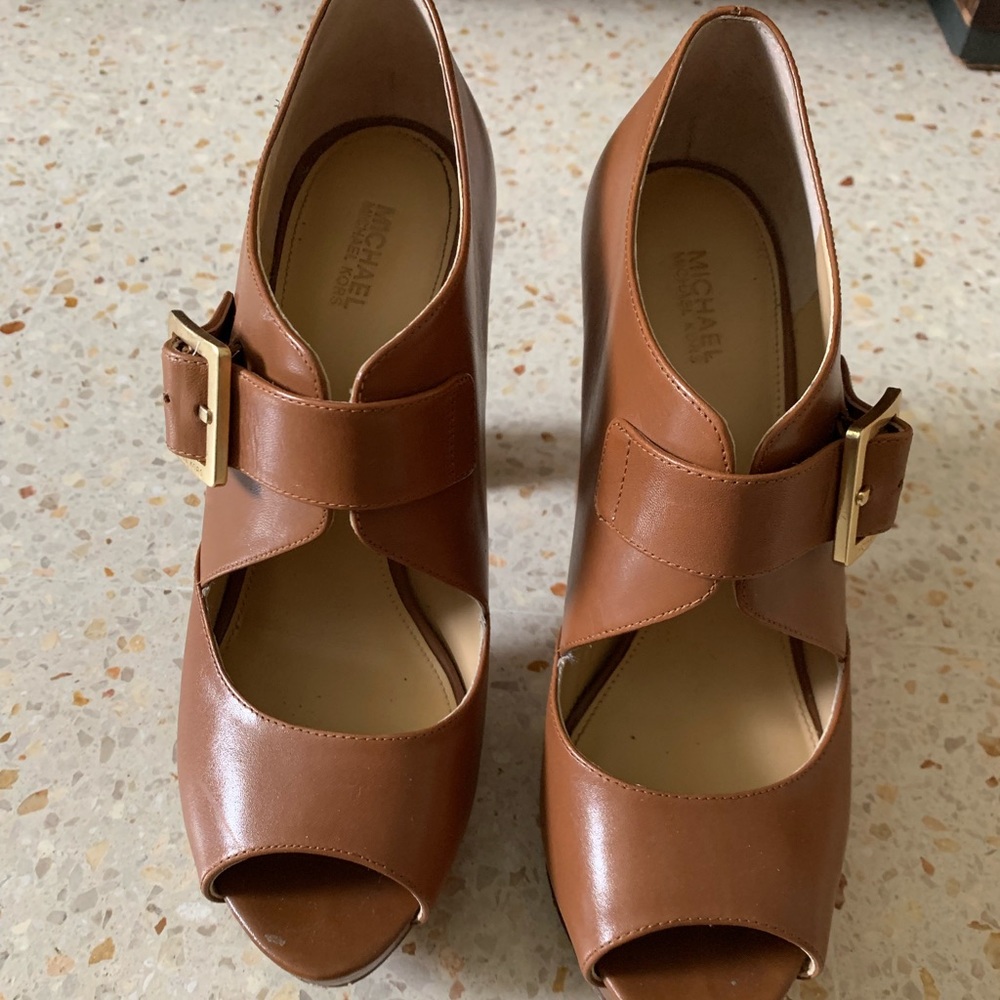 Michael Kors Camel Mary Jane heels